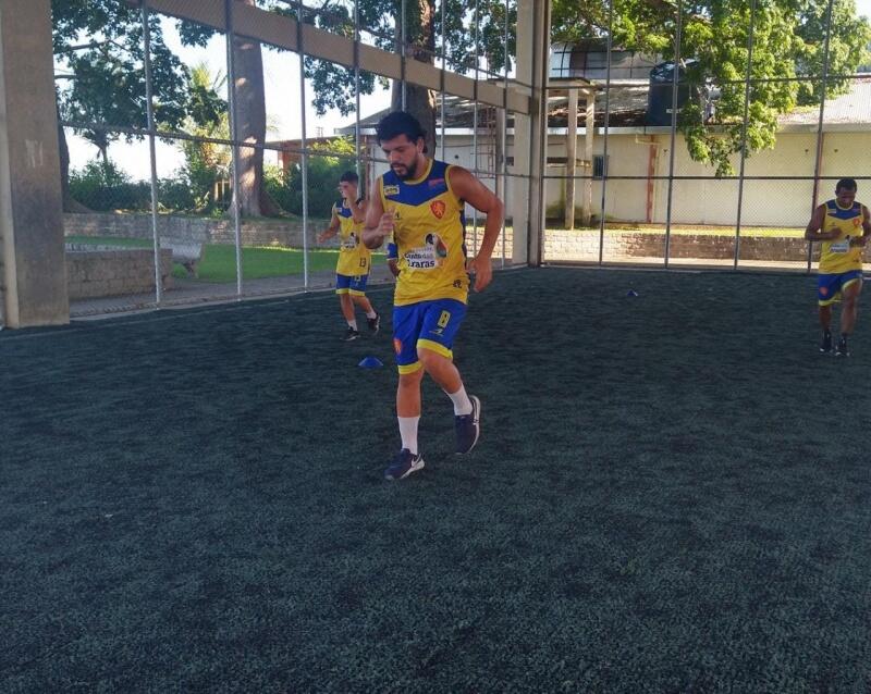 Tiago vestiu camisas também do Manaus, Princesa do Solimões, São Raimundo e Fast (Foto: Edgar Maya - Gas)