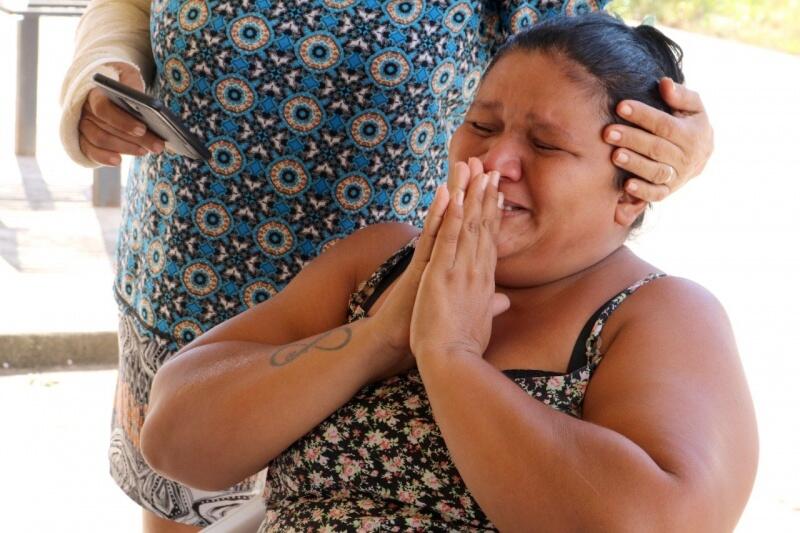 Muito abalada, Alexsandra diz que espera pela recuperação do filho e por justiça (Foto: Nilzete Franco/FolhaBV)