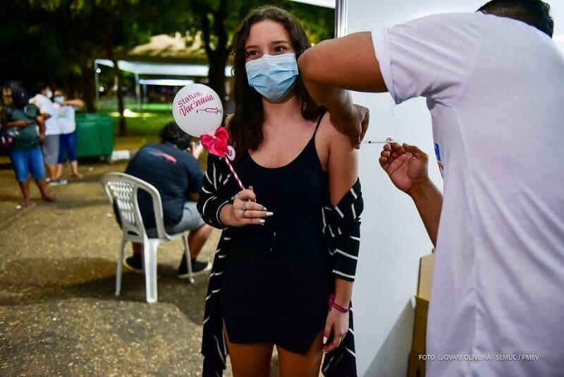 A população atendeu ao chamado e aderiu ao evento Virada da Vacina (Foto: Semuc / PMBV)