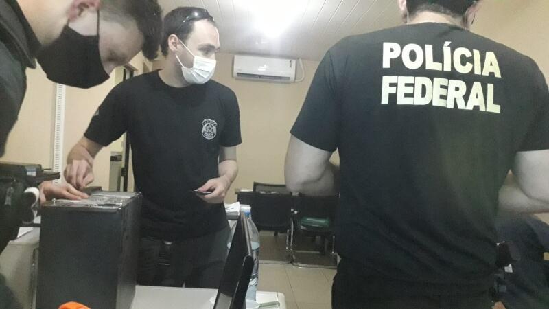 Desde o início da manhã, a Polícia Federal cumpre mandados da a operação (Foto: Nilzete Franco/FolhaBV)