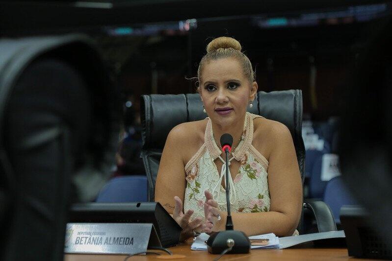 A deputada estadual Betânia Almeida durante a sessão dessa quarta-feira (Foto: Jader Souza/SupCom ALE-RR)
