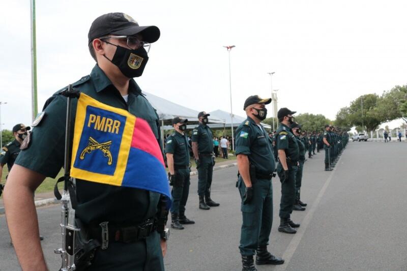 Cerca de 197 policiais militares foram promovidos durante solenidade na esplanada do Palácio Senador Helio Campos na tarde desta terça-feira (31) (Foto: Nilzete Franco/FolhaBV)