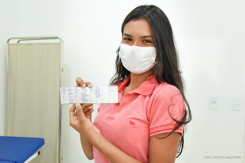 Para vacinar é preciso apresentar o documento original com foto, CPF ou cartão SUS e cartão de vacina (Foto: Semuc)