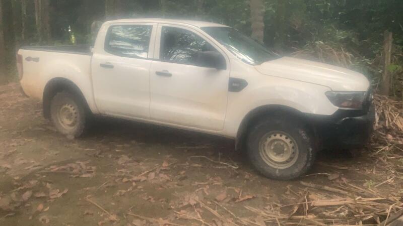 Carro foi roubado na região do Apiaú e abandonado na vicinal da Embrapa (Foto: Divulgação)