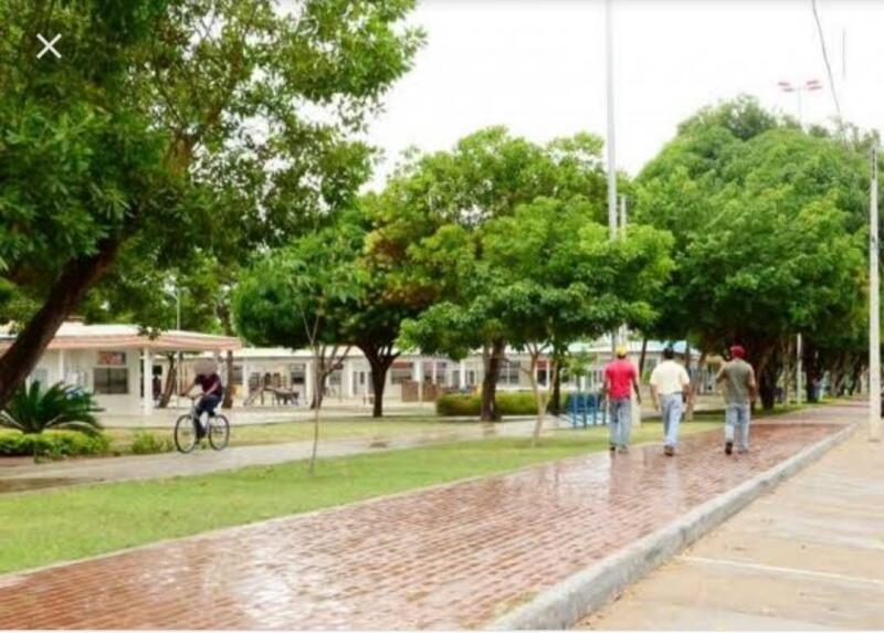 O policial militar seguiu o jovem até a Praça Mané Garrincha, onde realizou a abordagem e contenção até a chegada de uma equipe da Polícia Militar. (Foto: Arquivo FolhaBV)