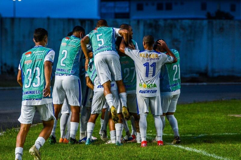 Goleada histórica no Canarinho, com direito a quatro gols de Tomaz. (Foto: Hélio Garcias - São Raimundo)