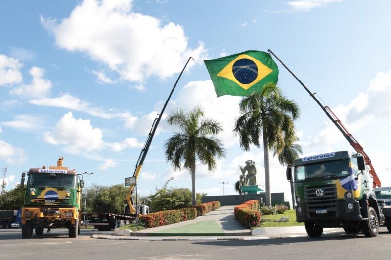 Como parte da organização do evento, o trânsito na praça do Centro Cívico está interditado desde a manhã desta segunda-feira (Foto: Nilzete Franco)