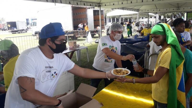A organização do evento relata que são mais de 30 mil pessoas no local (Foto: Nilzete Franco/FolhaBV)