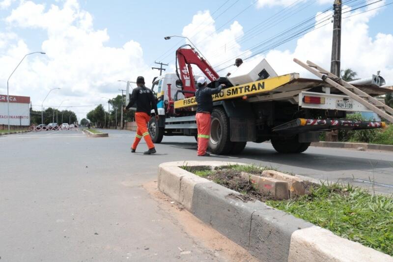 O Departamento Municipal está trabalhando para reativar trânsito no local (Foto: Nilzete Franco)