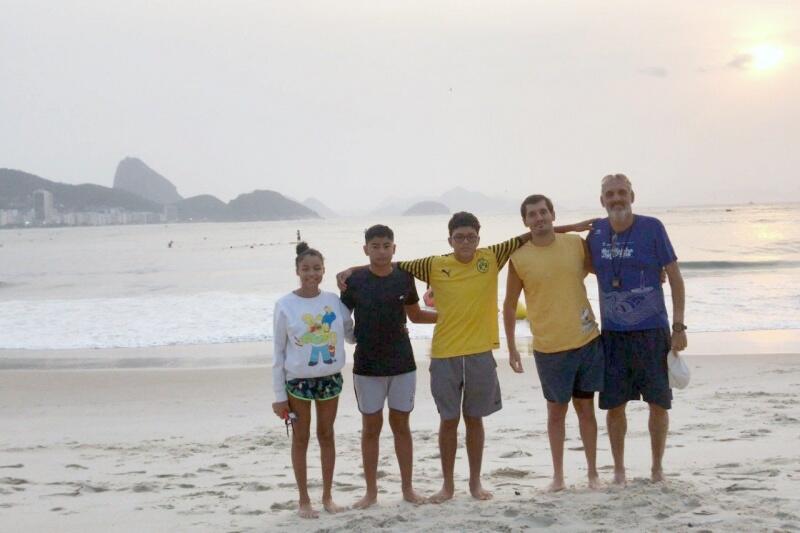 Na maior competição de praia do Brasil, os atletas fizeram uma dobradinha no pódio com Joan Penaloza, Kamilli Carvalho e Emily Rabelo. (Foto: Divulgação)