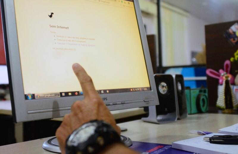 Os roraimenses enfrentam mais um dia de lentidão na conexão da internet nesta quarta-feira, 15. (Foto: Nilzete Franco Folha BV)
