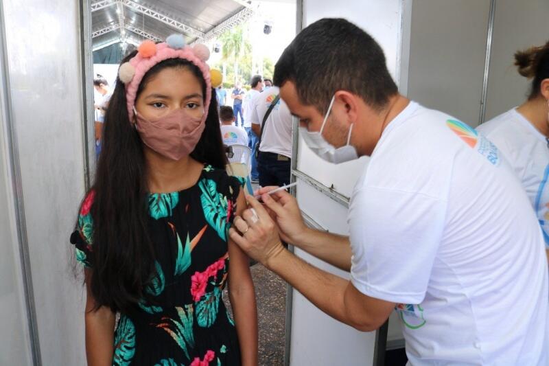 Vacinação de adolescentes de 12 a 17 anos ocorre desde 16 de agosto (Foto: Nilzete Franco)