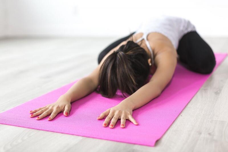 A prática de yoga é benéfica tanto para a saúde física quanto para a saúde mental (Foto: Divulgação)