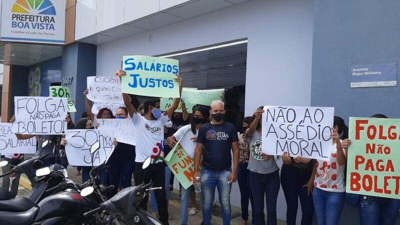 Os manifestante foram até a sede da Semges protestar (Foto: Divulgação)