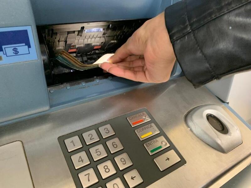 Depósito deveria ter sido efetuado imediatamente, mas equipamento apresentou problema e, segundo o cliente, dinheiro não foi devolvido (Foto: Nilzete Franco)