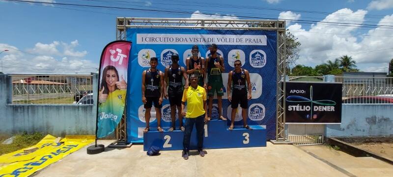 Sheldon e Caio subiram no lugar mais alto do pódio masculino (Foto: Cristhian Cruz/FRV)