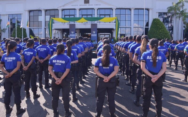 450 profissionais iniciaram o curso de formação, sendo 335 homens e 135 mulheres (Foto: Secom-RR)