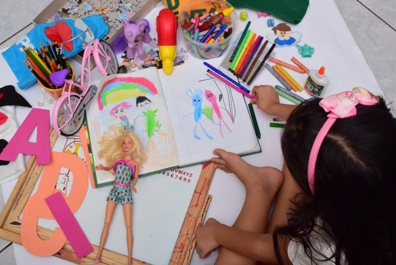 Na programação está incluído a distribuição de picolés e de esculturas de balões e espaço para as crianças fazerem pintura no rosto (Foto: Nilzete Franco/FolhaBV)