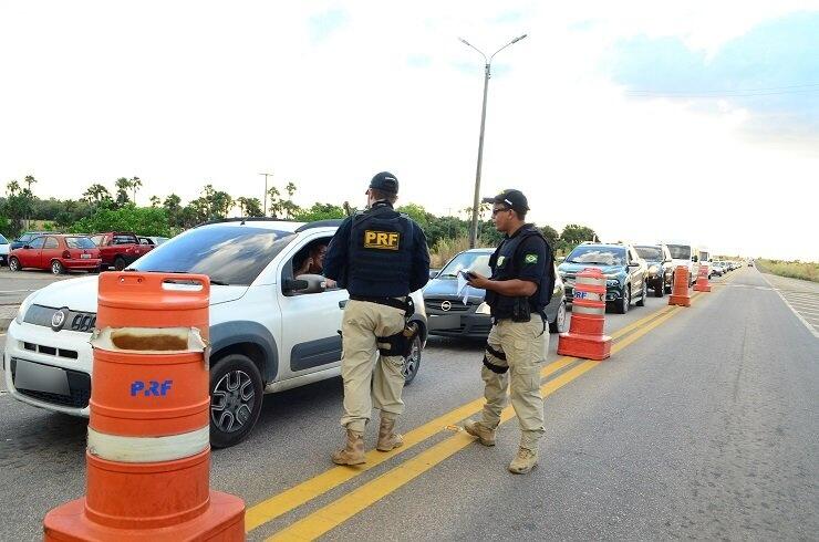 Maior fluxo de veículos nas rodovias aliado à imprudência de parte dos motoristas costuma resultar em mais acidentes, explica especialista (Foto: Nilzete Franco/FolhaBV) Maior fluxo de veículos nas rodovias aliado à imprudência de parte dos motoristas costuma resultar em mais acidentes, explica especialista (Foto: Nilzete Franco/FolhaBV)