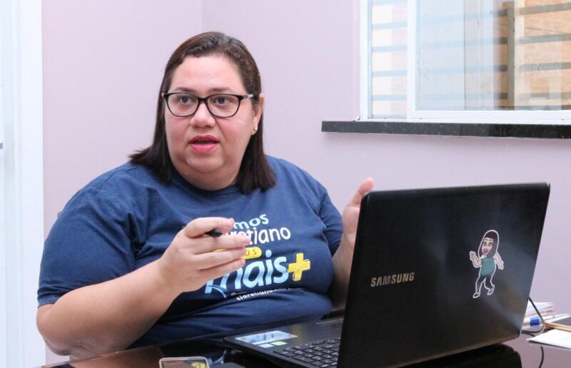 A professora Lorena apontou que umas das maiores dificuldades enfrentadas nessa nova realidade é manter a atenção do aluno (Foto: Arquivo FolhaBV)