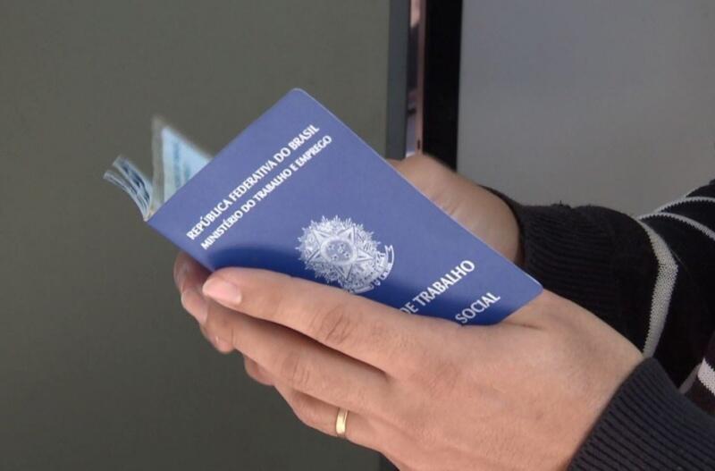 Há oito vagas para PcD e sete para jovens que buscam primeiro emprego (Foto: Reprodução/RPC)
