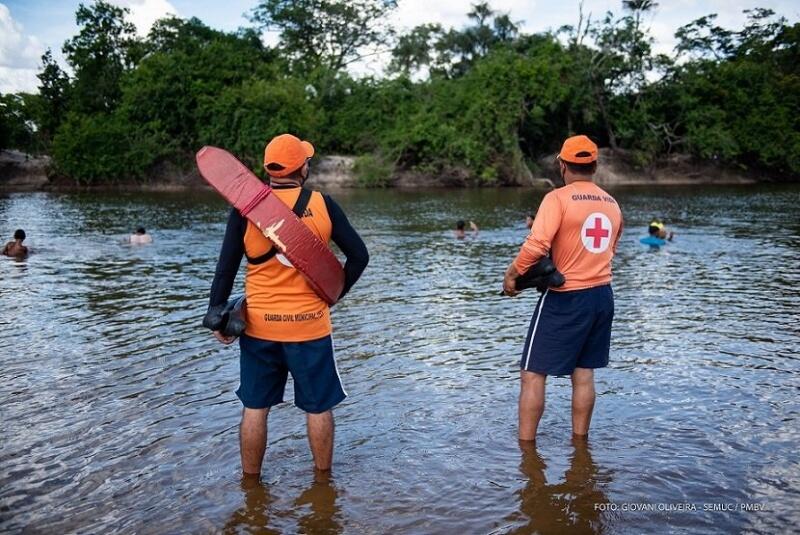A ação visa garantir que a população possa desfrutar dos balneários da cidade de maneira segura, evitando riscos de afogamento (Foto: Semuc-RR)