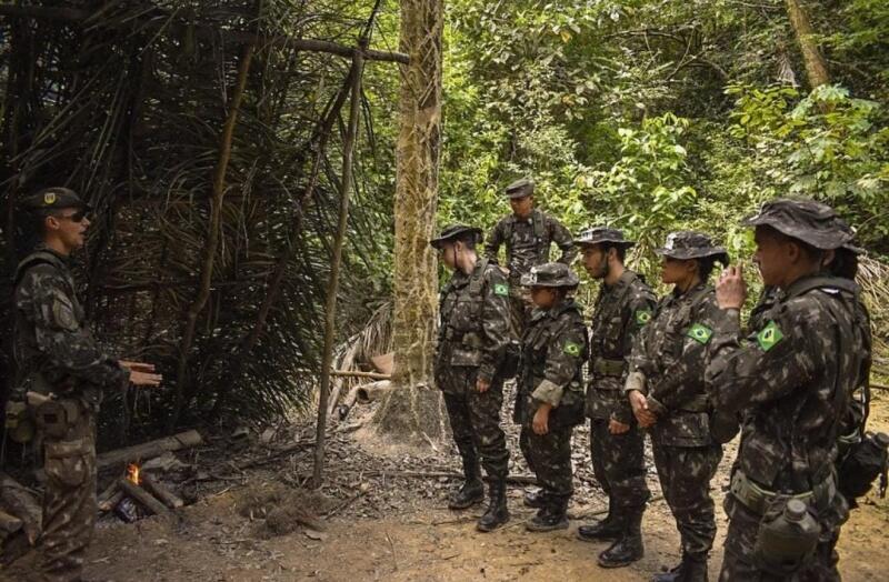 O estágio teve como principal objetivo proporcionar conhecimentos específicos do Exército Brasileiro e de assuntos militares (Foto: Exército Brasileiro)