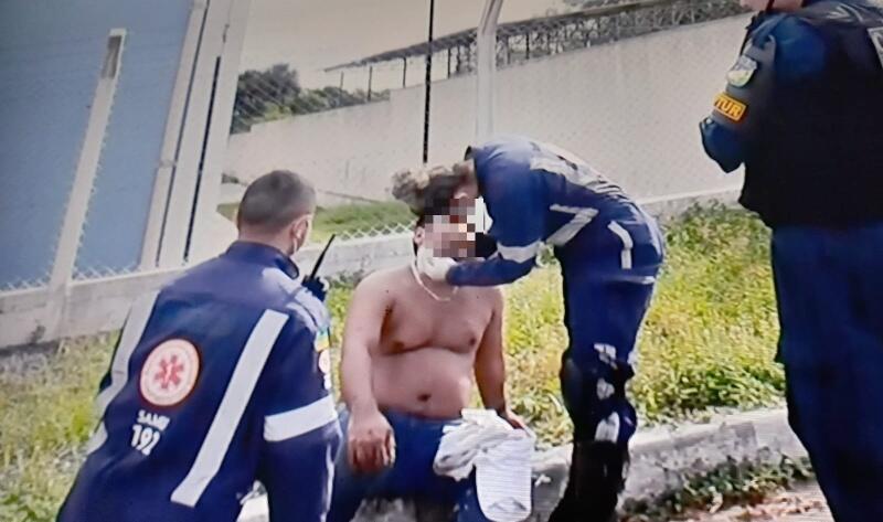Os golpes atingiram o tórax e pescoço da vítima, que foi atendida pelo Samu. (Foto: Divulgação)