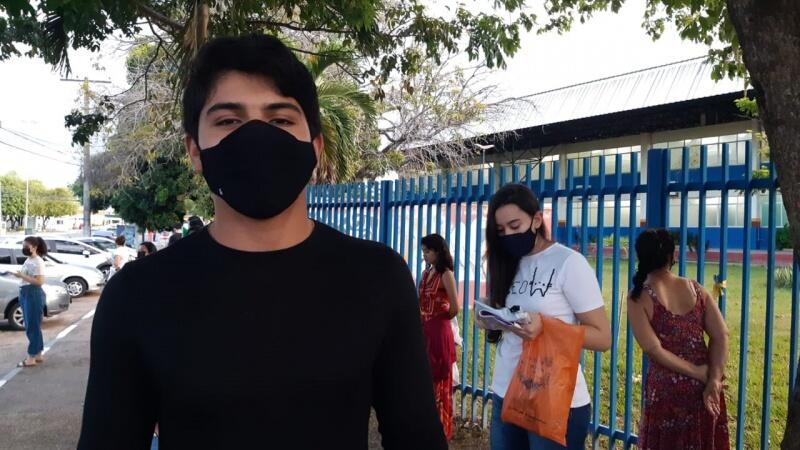 O estudante, Valdir Costa Mateus Júnior, de 18 anos, elogiou a organização da prova (Foto: Nilzete Franco/FolhaBV)