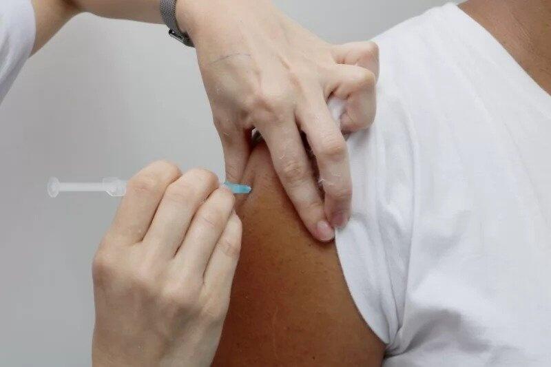 Podem tomar a dose de reforço todas as pessoas acima de 18 anos de idade. (Foto: Nilzete Franco/FolhaBV)