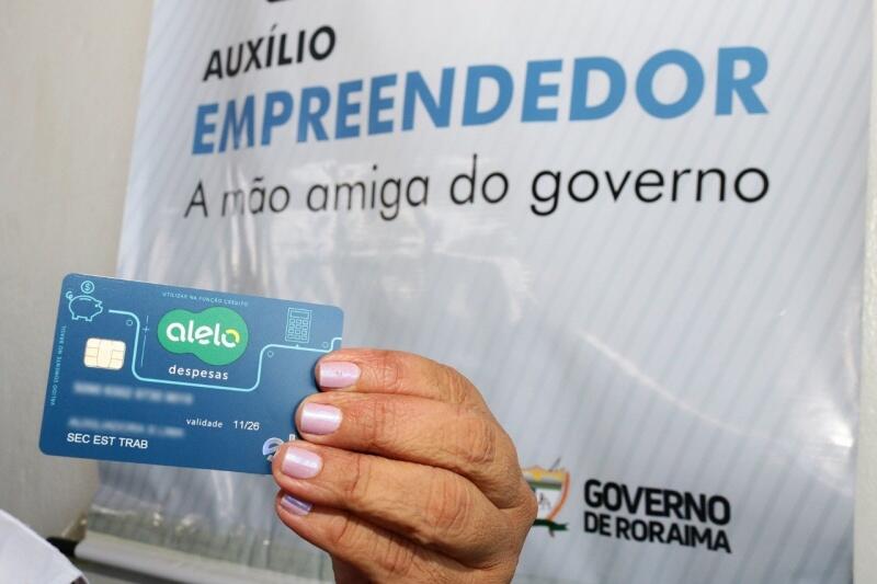Os contemplados no programa Auxílio Empreendedor, começaram a receber os cartões na tarde de ontem (Foto: Nilzete Franco/FolhaBV) Os contemplados no programa Auxílio Empreendedor, começaram a receber os cartões na tarde de ontem (Foto: Nilzete Franco/FolhaBV)