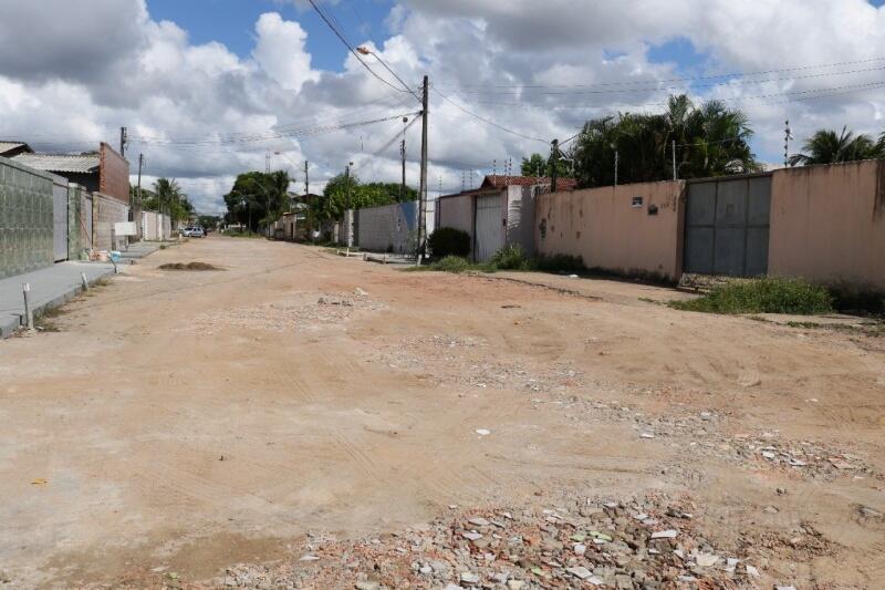 Trecho de Jango Menezes não tem saída no Buritis (Foto: Nilzete Franco/FolhaBV)