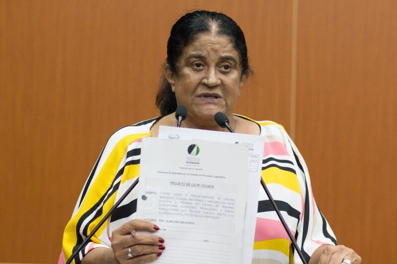 Nas redes sociais, Aurelina Medeiros repudiou o posicionamento do sindicato e externou seu descontentamento em relação às críticas e acusações a respeito da matéria aprovada (Foto: SupCom/ALERR)