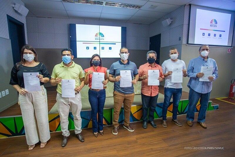 A solenidade aconteceu no Palácio 9 de Julho, com representantes também da área da construção civil.