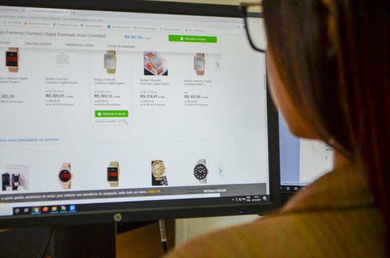 Mesmo em compras online, o consumidor tem direito a devolução do produto caso se arrependa da compra (Foto: Ascom/DPERR)