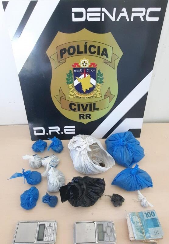 Todo o material apreendido e os envolvidos foram levados à sede da DRE. (Foto: Divulgação)
