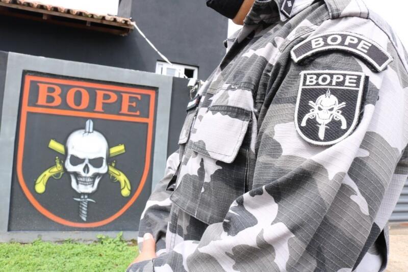 Homem foi capturado pela Força Tática do BOPE (Foto: Nilzete Franco/FolhaBV)