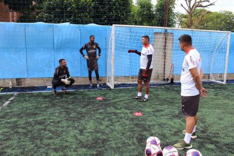 Treinador de goleiros Aldeci Barbosa da Silva exalta arqueiros do Real (Foto: Hélio Garcias/Agência Real)