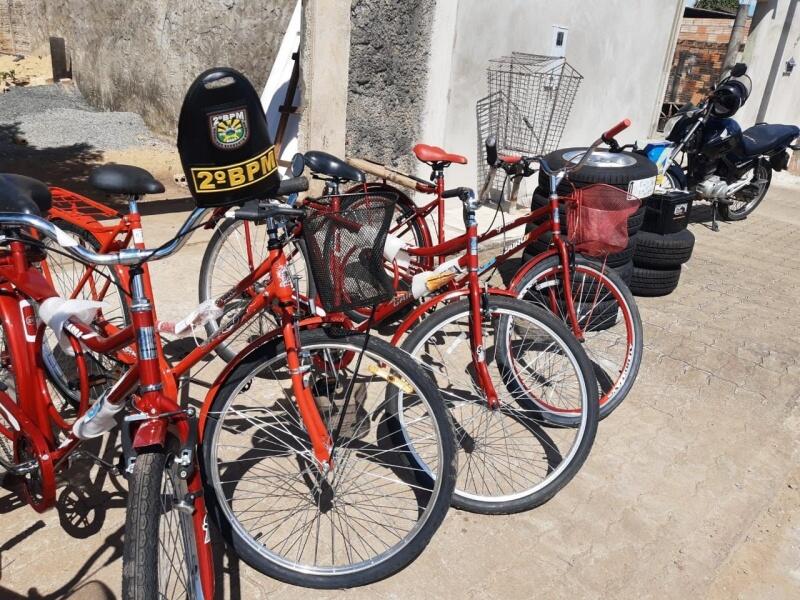 Produtos furtados foram recuperados pela polícia (Foto: Divulgação/PMRR)
