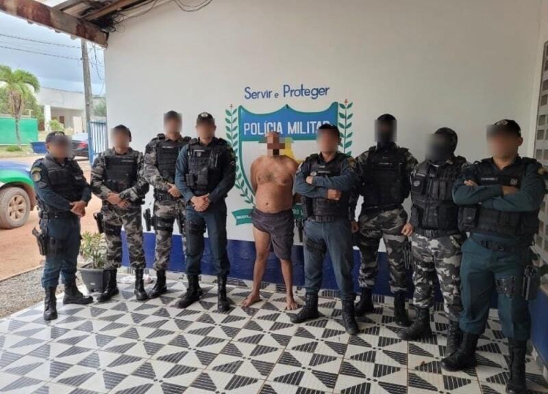 Prisão foi efetuada no KM 10 do município pela equipe da Terceira Companhia Independe de Policiamento de Fronteira, após uma denúncia anônima sobre a localização do suspeito. (Foto: Divulgação/Polícia) Prisão foi efetuada no KM 10 do município pela equipe da Terceira Companhia Independe de Policiamento de Fronteira, após uma denúncia anônima sobre a localização do suspeito. (Foto: Divulgação/Polícia)