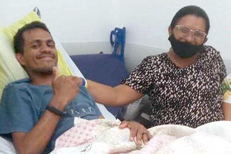 Mãe do paciente está desempregada e pede ajuda para o tratamento do filho (Foto: Arquivo pessoal)