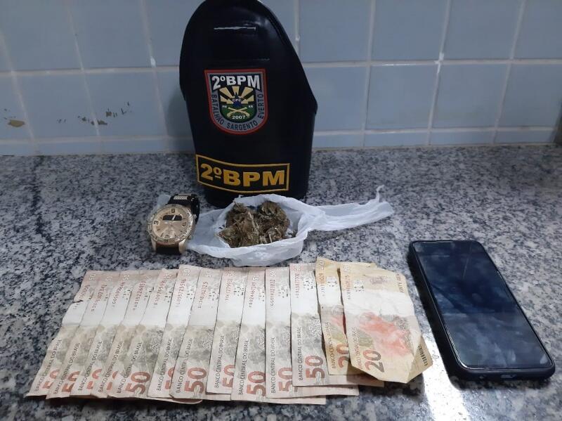 O jovem foi algemado e conduzido até a Central de Flagrantes ainda na mesma noite (Foto: Divulgação)