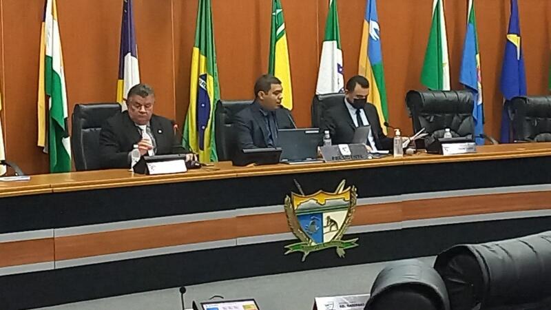 O presidente Soldado Sampaio preside sessão desta quinta-feira (Foto: Nilzete Franco/FolhaBV)