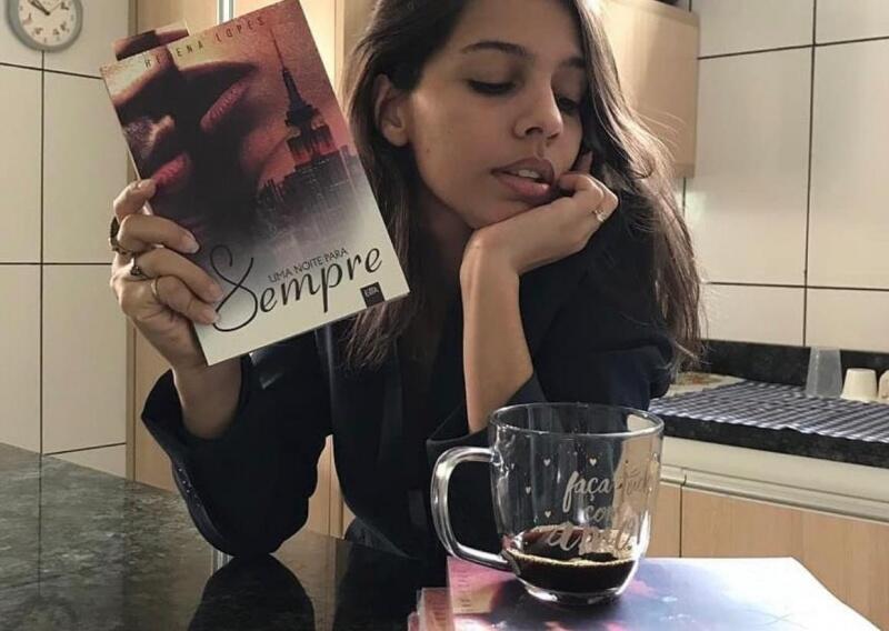 Livro ‘Uma noite para sempre’ é o quarta e-book publicado da jovem escritora (Foto: Arquivo Pessoal)