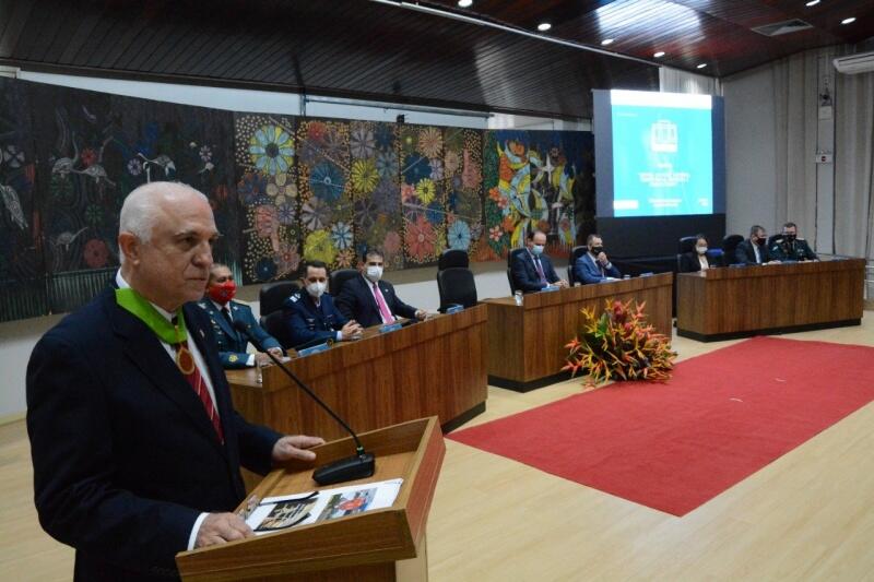 O ministro do STM, Péricles Aurélio Lima de Queiroz, veio para palestra no TJRR (Foto: Nucri/TJRR)