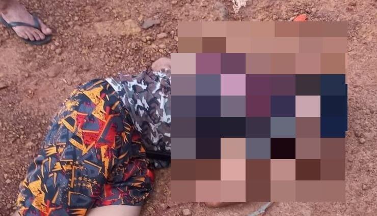 A vítima tinha várias perfurações nas costas e morreu no local (Foto: Divulgação)