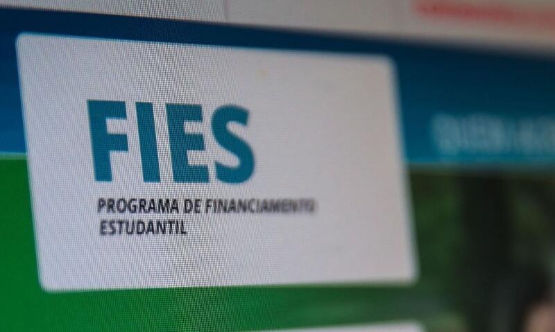 Para os estudantes que têm dívidas com 90 a 360 dias de atraso, o desconto é de 12% no saldo devedor, isenção de juros e multas e parcelamento em até 150 vezes (Foto: Marcello Casal Jr/Agência Brasil)