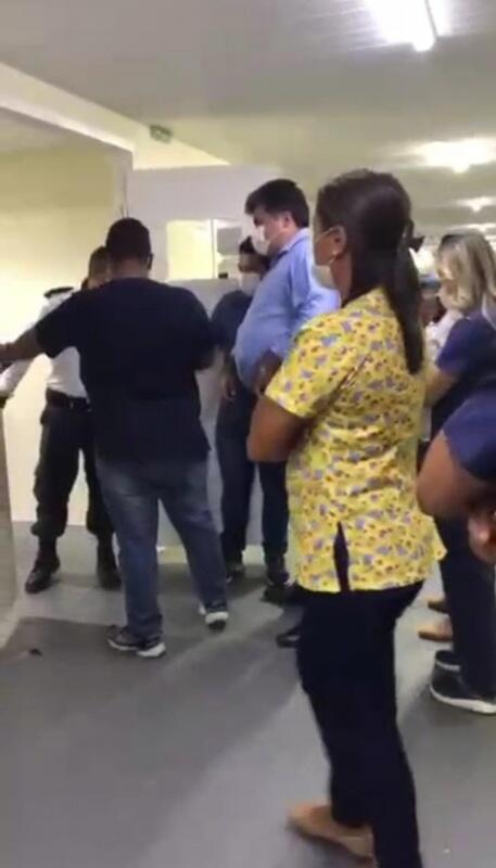 O deputado estadual Dhiego Coelho entrou em uma unidade de saúde estadual e teria entrado em atrito com a diretora da unidade (Foto: Reprodução)