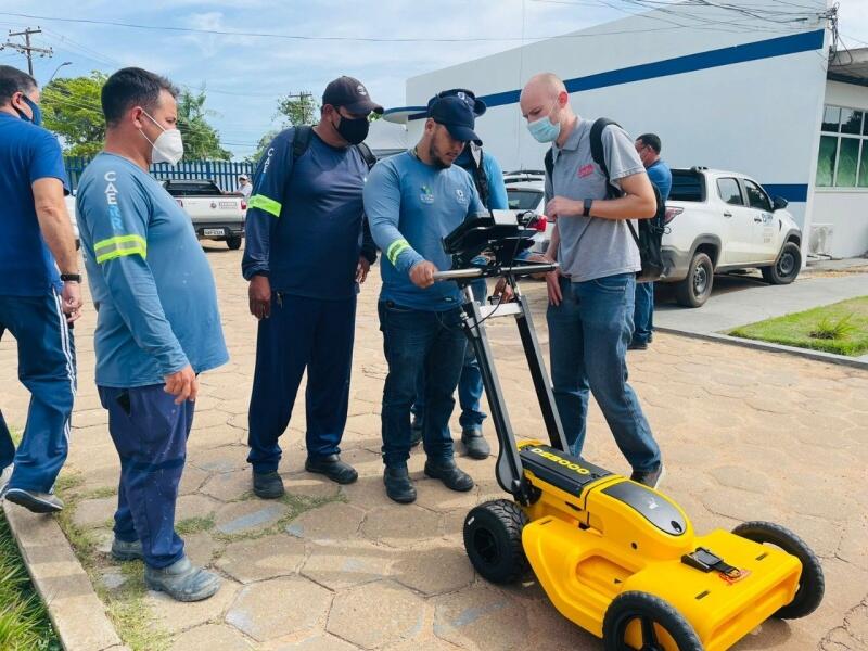 A tecnologia visa diminuir custos, evitando escavações desnecessárias, minimizando os transtornos ocasionados pela demolição de pavimentação asfáltica e calçadas para a localização de tubulações das redes de saneamento (Foto: Divulgação/Caer)