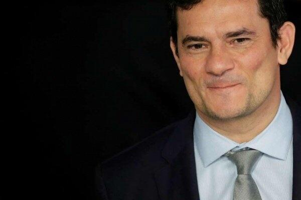 O ex-ministro afirmou que abre mão, "nesse momento", da pré-candidatura à Presidência da República (Foto: Divulgação)